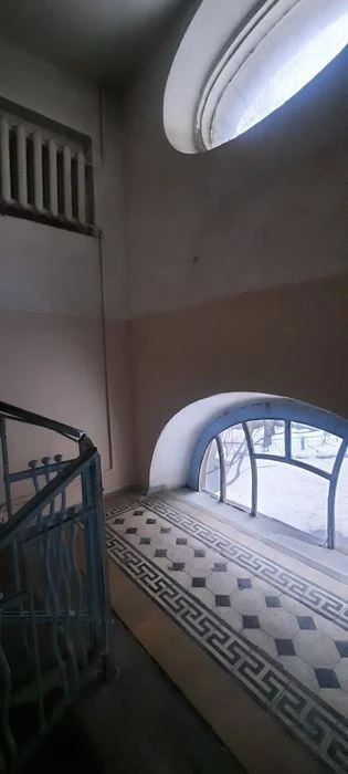 1-room apartment in the very center of Kyiv, Yaroslaviv Val St., 21d