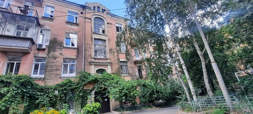 1-room apartment in the very center of Kyiv, Yaroslaviv Val St., 21d
