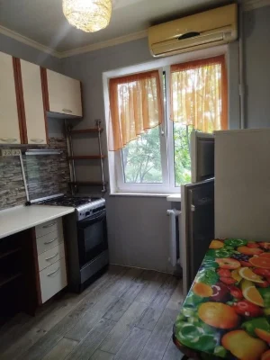 Первая ПРОДАЖА! 2 ком.44 м ул.Ген.Петрова/Космонавтов