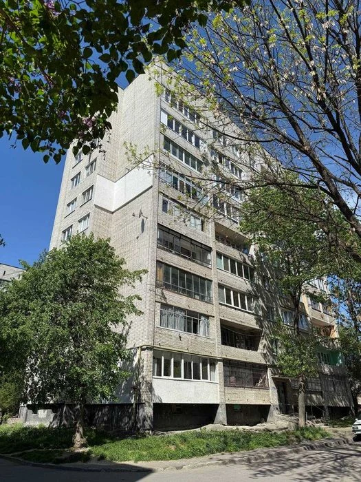 Продаж 2-кім. квартири в цегляній чешці, вул. Мазепи