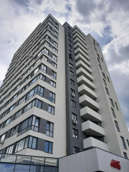 Продається 1-кімнатна квартира в новобудові на вулиці Очерет