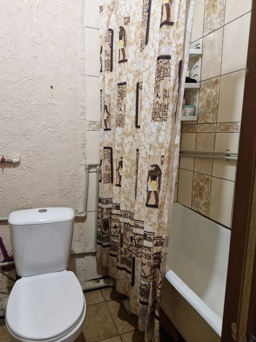 Продам 3-х комн., низ просп. Поля