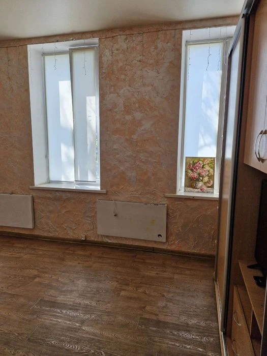 Продам 3-х комн., низ просп. Поля