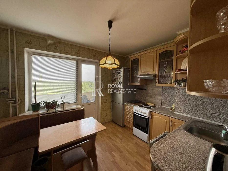 Продаж 1-кімнатної квартири 42,1 м²  вул. Олевська, 7, Свято