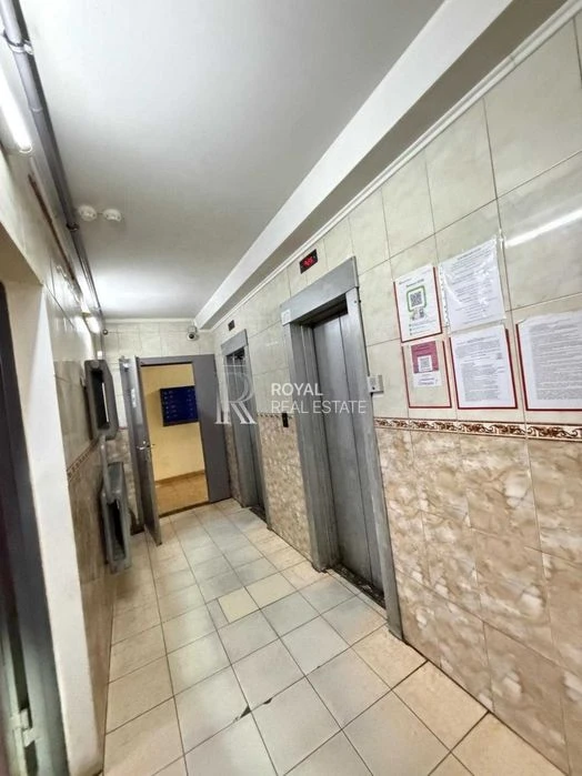 Продаж 1-кімнатної квартири 42,1 м²  вул. Олевська, 7, Свято