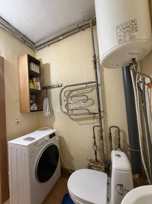 Продаж 1-кімнатної квартири 42,1 м²  вул. Олевська, 7, Свято