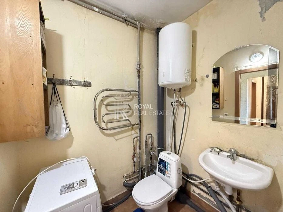 Продаж 1-кімнатної квартири 42,1 м²  вул. Олевська, 7, Свято