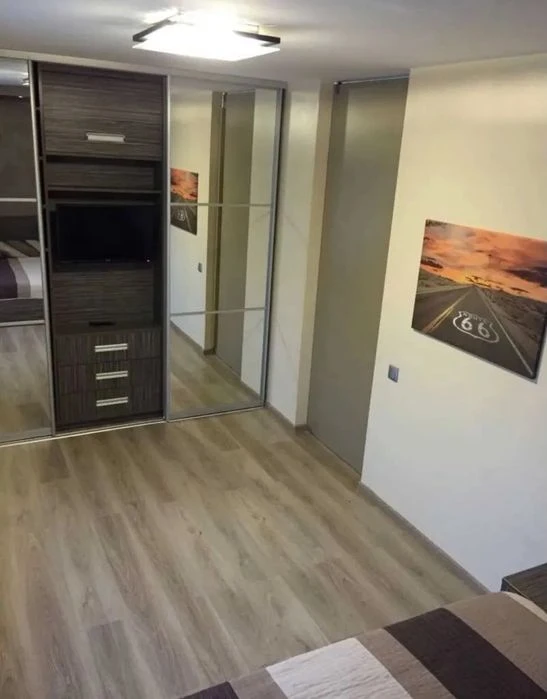Продам 2к квартиру Александра Поля пр. 62
