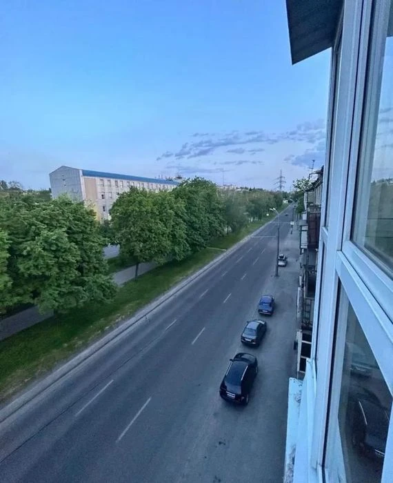 Продам 2к квартиру Александра Поля пр. 62
