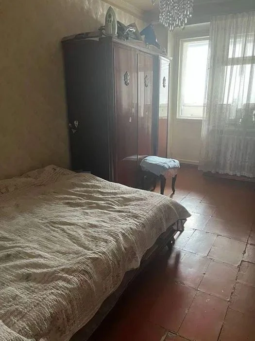 Продам 3-комн квартиру в районе Каруны ул.