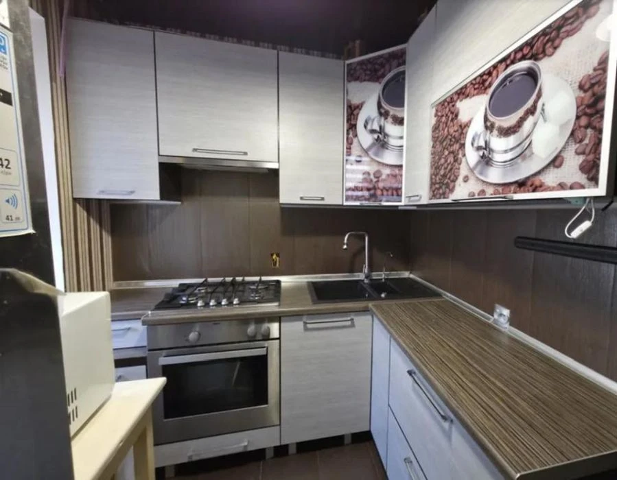 Продам 3-комн квартиру в районе Ковалевской Софьи ул.