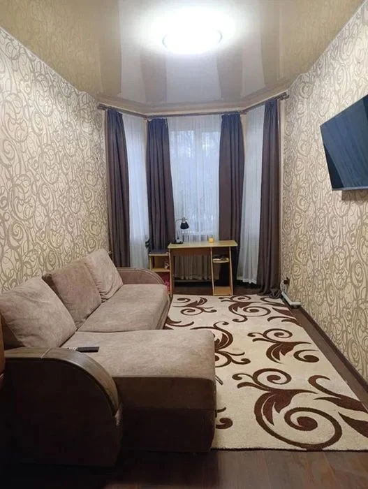 Продам 2-комн квартиру в районе Каруны ул.