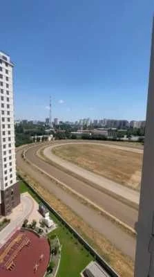 Продам 1-кімн. квартиру 43 м² з видом на іподром у ЖК 61 Жем