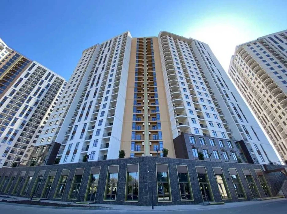 Продам 1-кімн. квартиру 43 м² з видом на іподром у ЖК 61 Жем