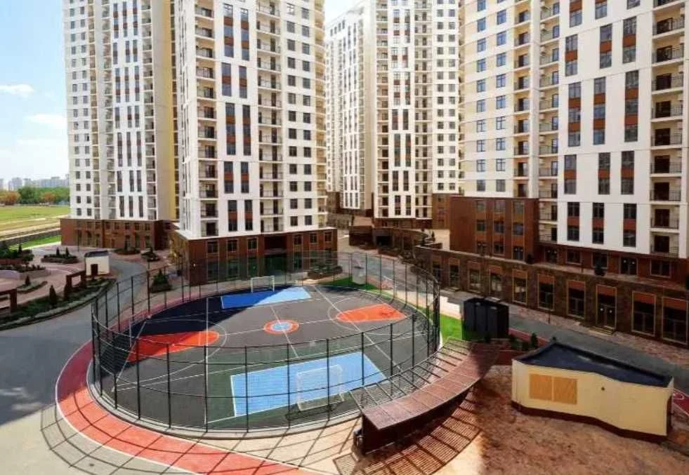 Продам 1-кімн. квартиру 43 м² з видом на іподром у ЖК 61 Жем