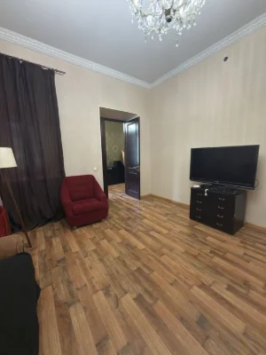 Продається 2 кімнатна квартира в центрі Одеси.