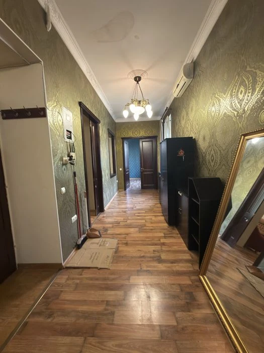Продається 2 кімнатна квартира в центрі Одеси.