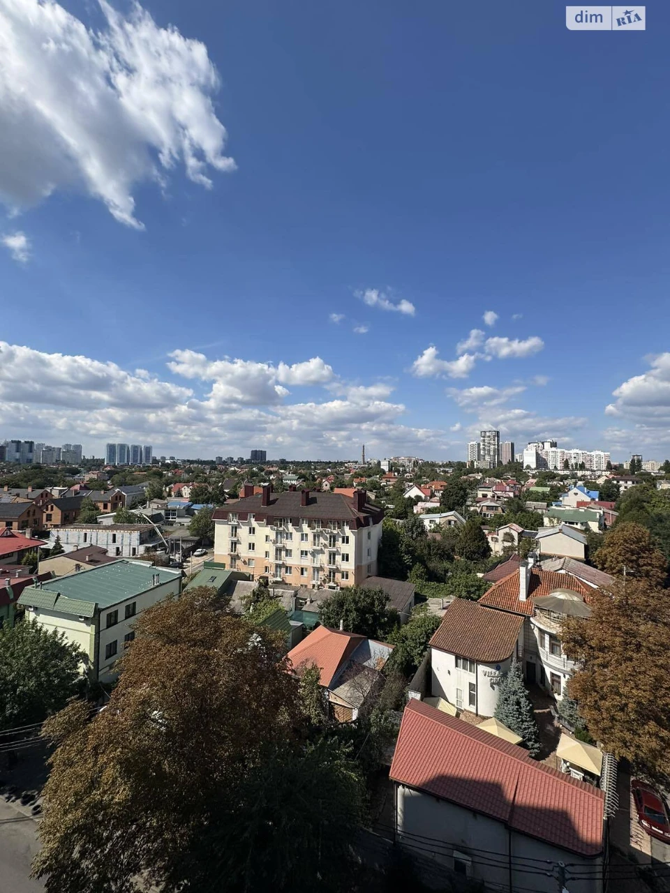 Продаж Квартира Середній Фонтан