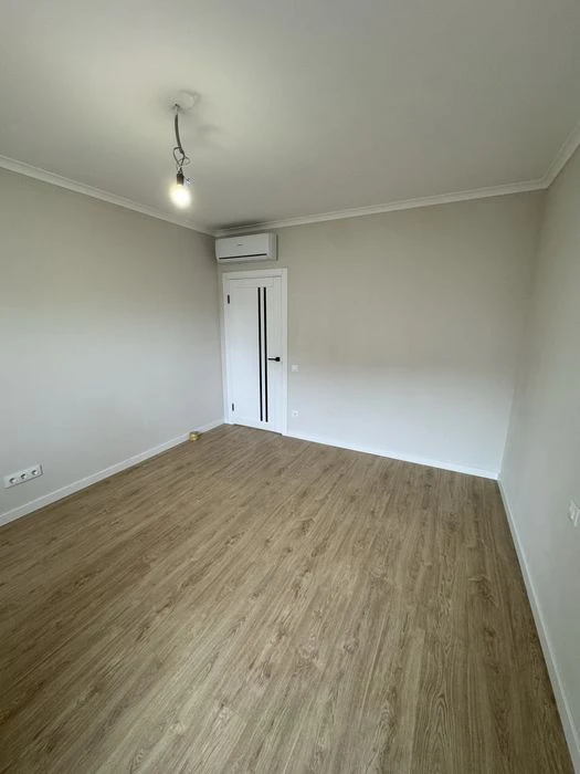 Продається 3 кімнатна квартира на вул. Хоткевича