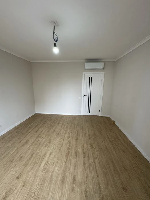 Продається 3 кімнатна квартира на вул. Хоткевича