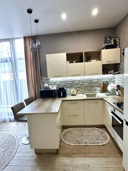 _Продаж 1 к. квартира з влвсною терасою на землі