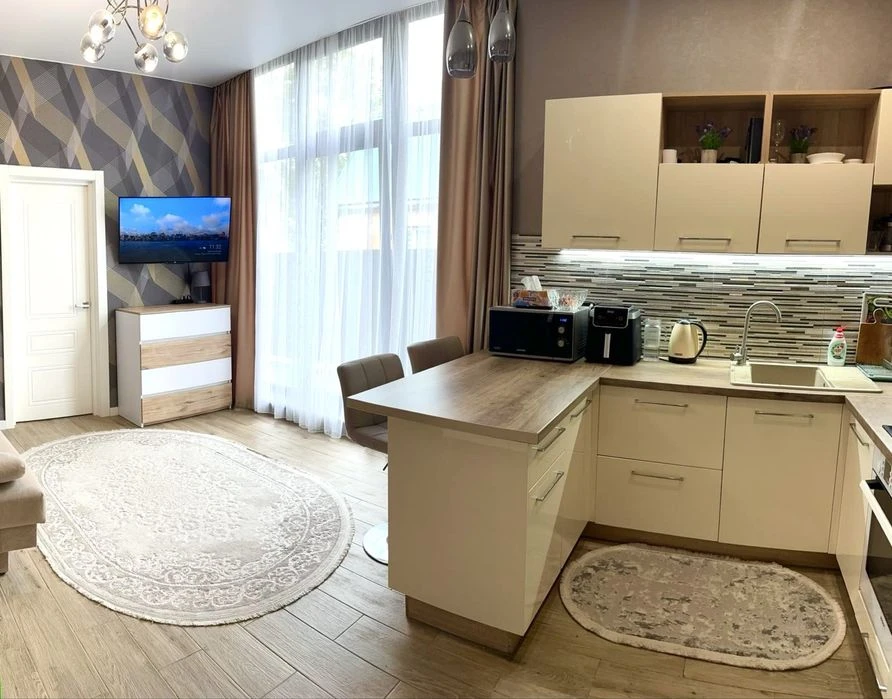 _Продаж 1 к. квартира з влвсною терасою на землі