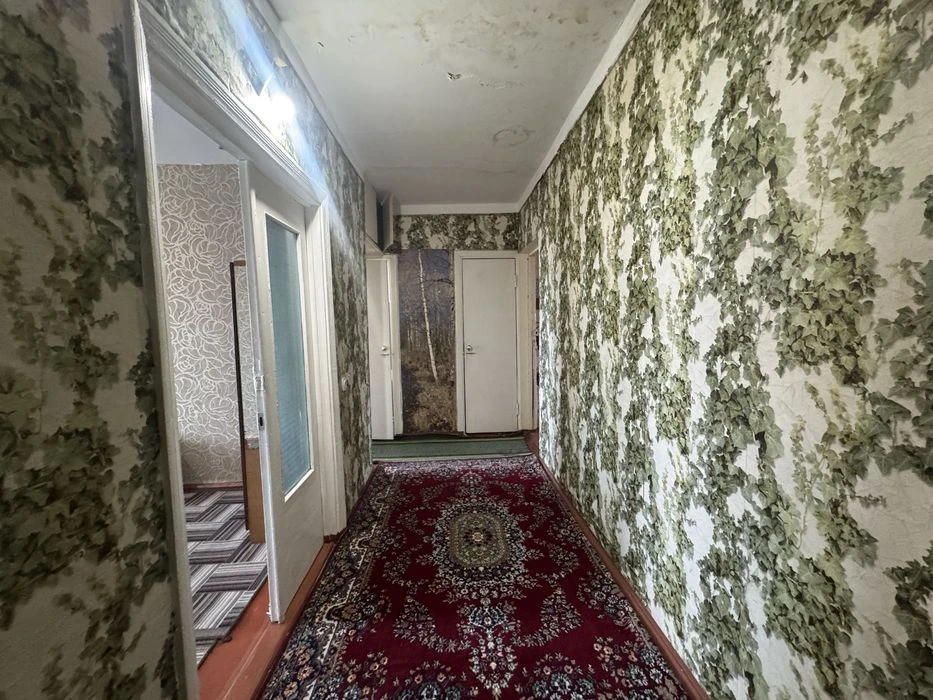 Продам 3-х кімнатну квартиру на Коновальця