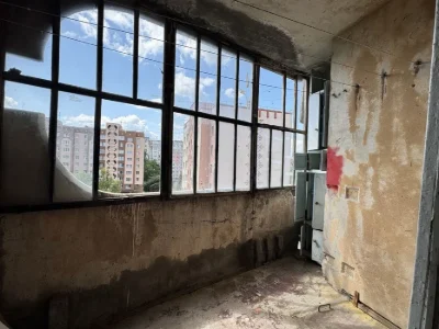 Продам 3-х кімнатну квартиру на Коновальця