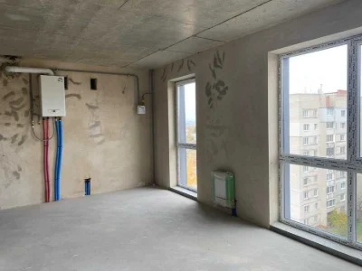 Продам трикімнатну квартиру після забудовника