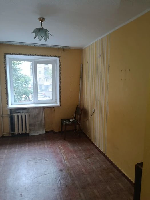 Продаю 3к/кв ул.Рабочая 1/5 Кирп 58/43/6,2+1,25000$
