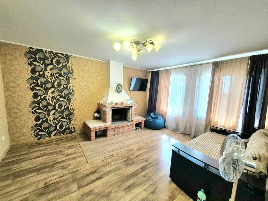Продам затишний, гарно спланований та міцний будинок в м.Кро