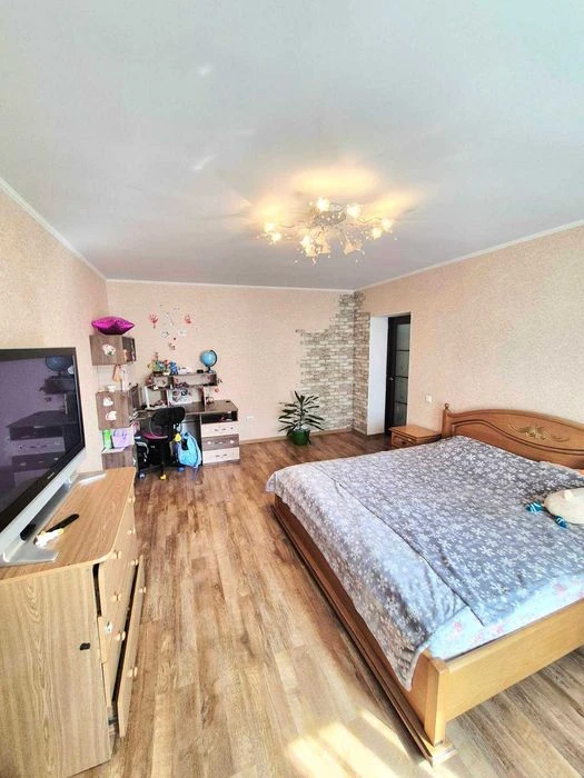 Продам затишний, гарно спланований та міцний будинок в м.Кро