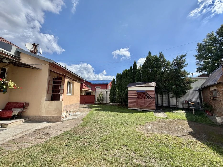 Продаж 2-кімнатної квартири з власним двориком по вул. Чкало