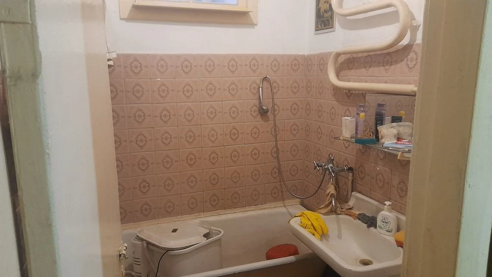 Продаж 2 кім. квар.  ЦЕНТР в цегляному будинку