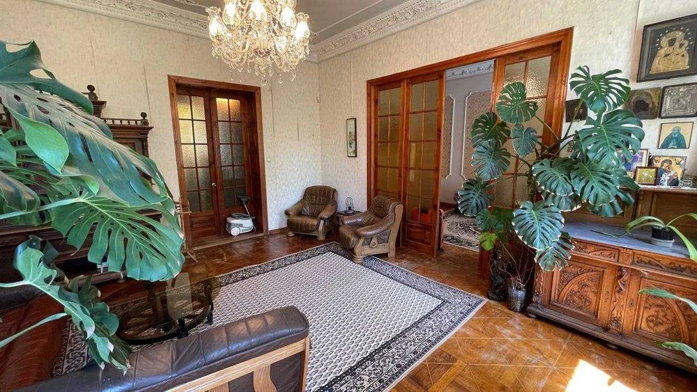 Продажа квартиры в центре Одессы на Льва Толстого 200 м2