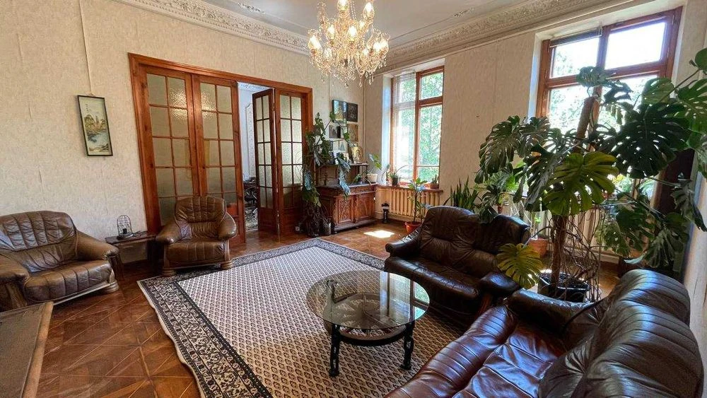Продажа квартиры в центре Одессы на Льва Толстого 200 м2