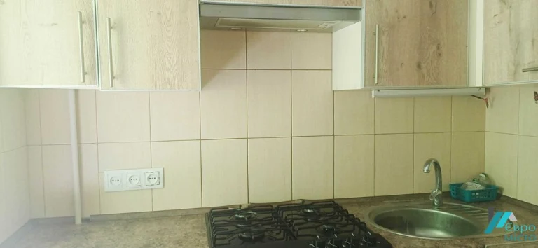 продам 2 кімнатну квартиру на 2поверсі, окремі кімнати