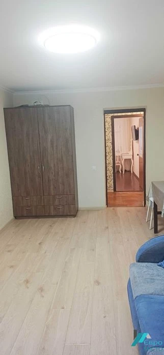 продам 2 кімнатну квартиру на 2поверсі, окремі кімнати