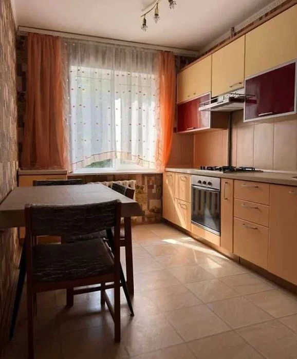 % Продам 3-кімнатну квартиру в районі Автовокзалу
