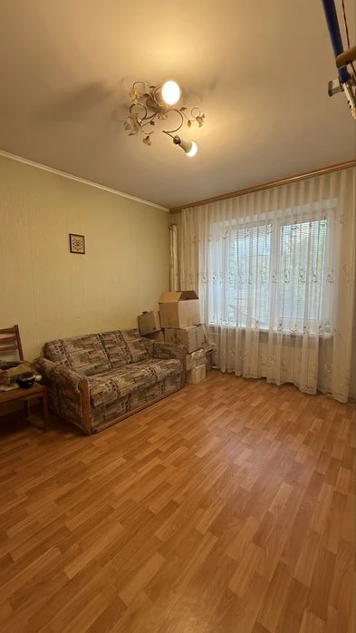 Продам 4-комн. квартиру на Бородинском в кирпичном доме