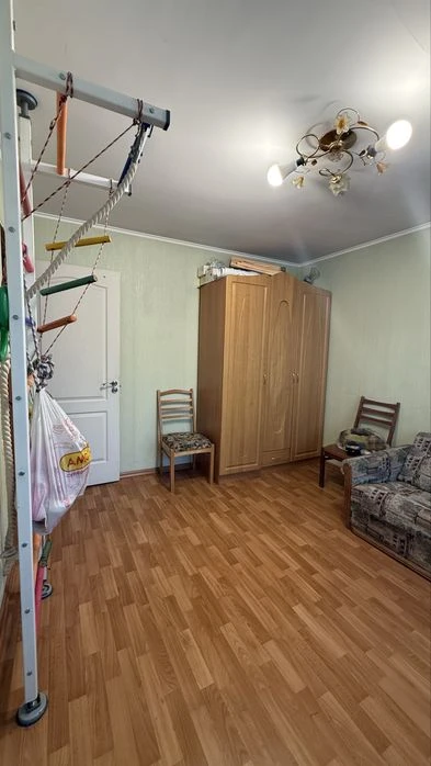 Продам 4-комн. квартиру на Бородинском в кирпичном доме