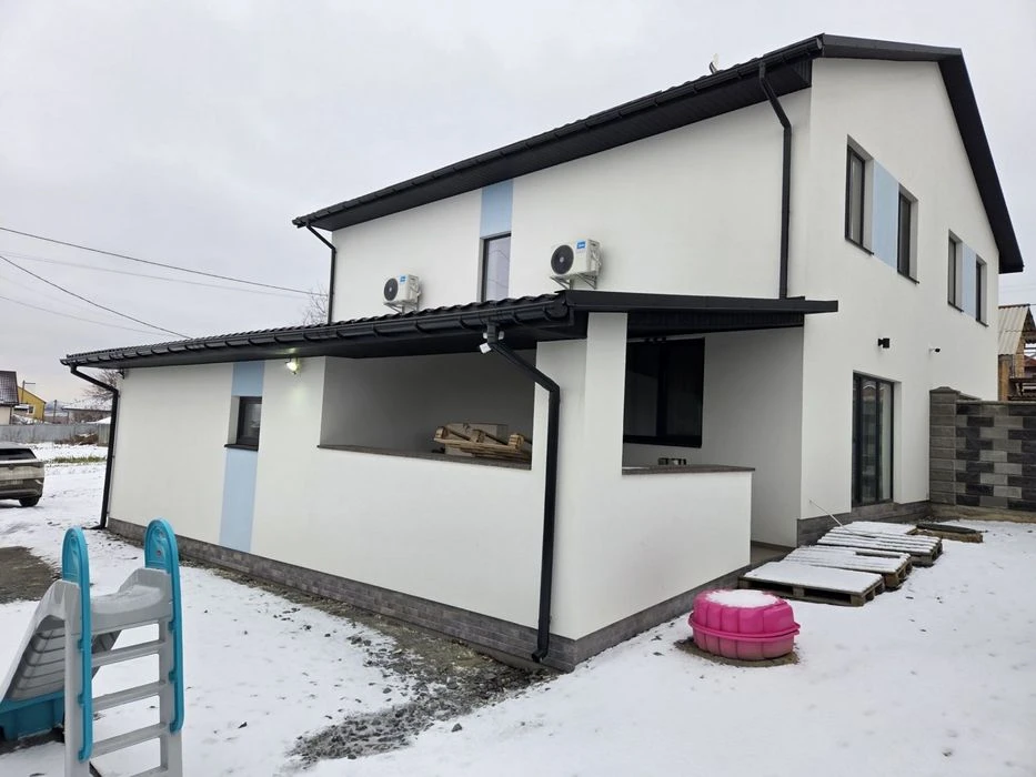 Продам красивий котедж в Червоних Горах, з газом, гаражем