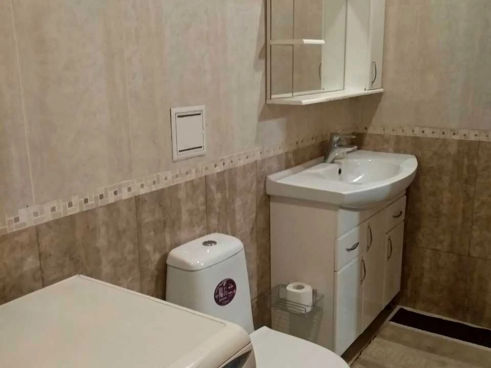 Квартира. Одеса, Середньофонтанська вул.
