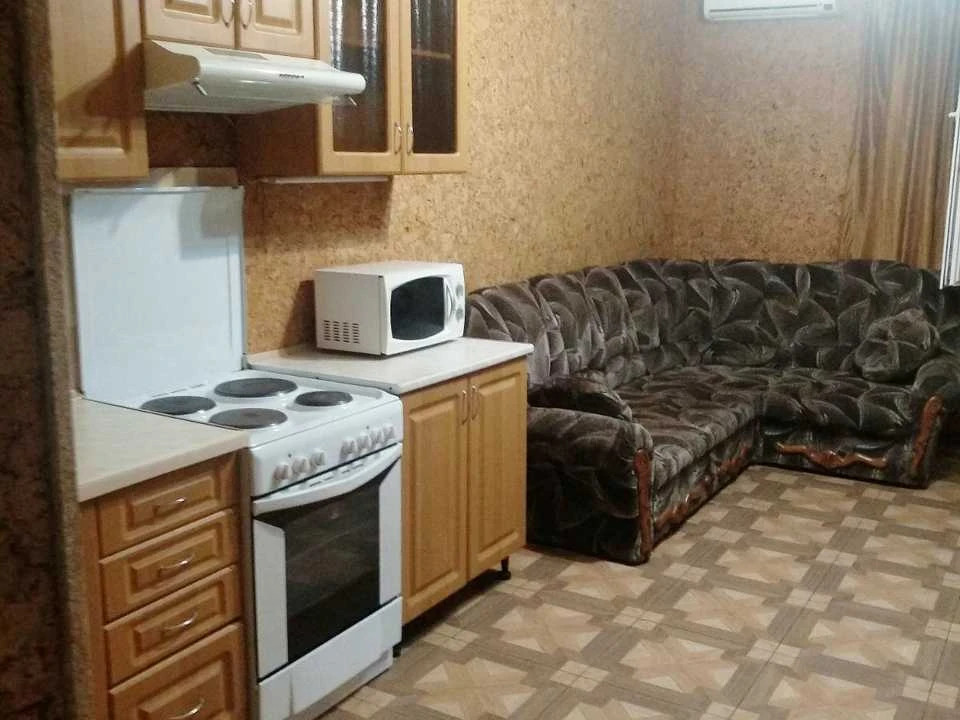 Квартира. Одеса, Середньофонтанська вул.