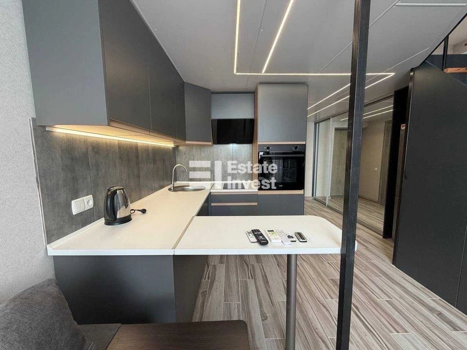 I will sell a 1-room two-level studio apartment on Aviahimichn St.