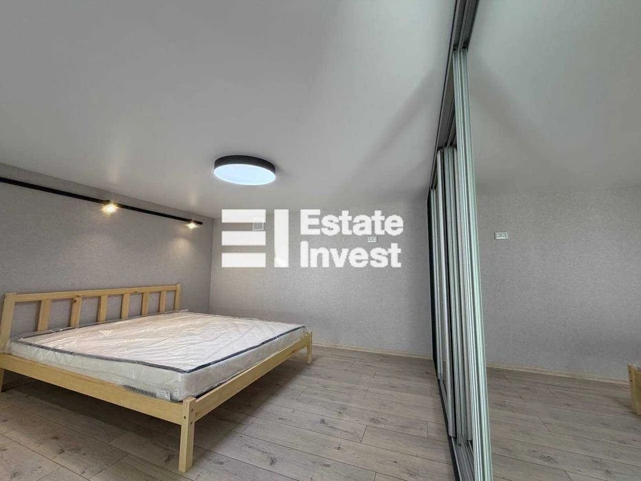 I will sell a 1-room two-level studio apartment on Aviahimichn St.