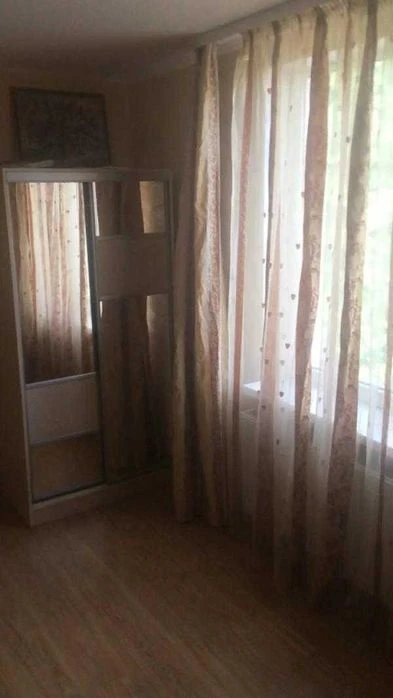 Продам півбудинку в районі Холодної гори
