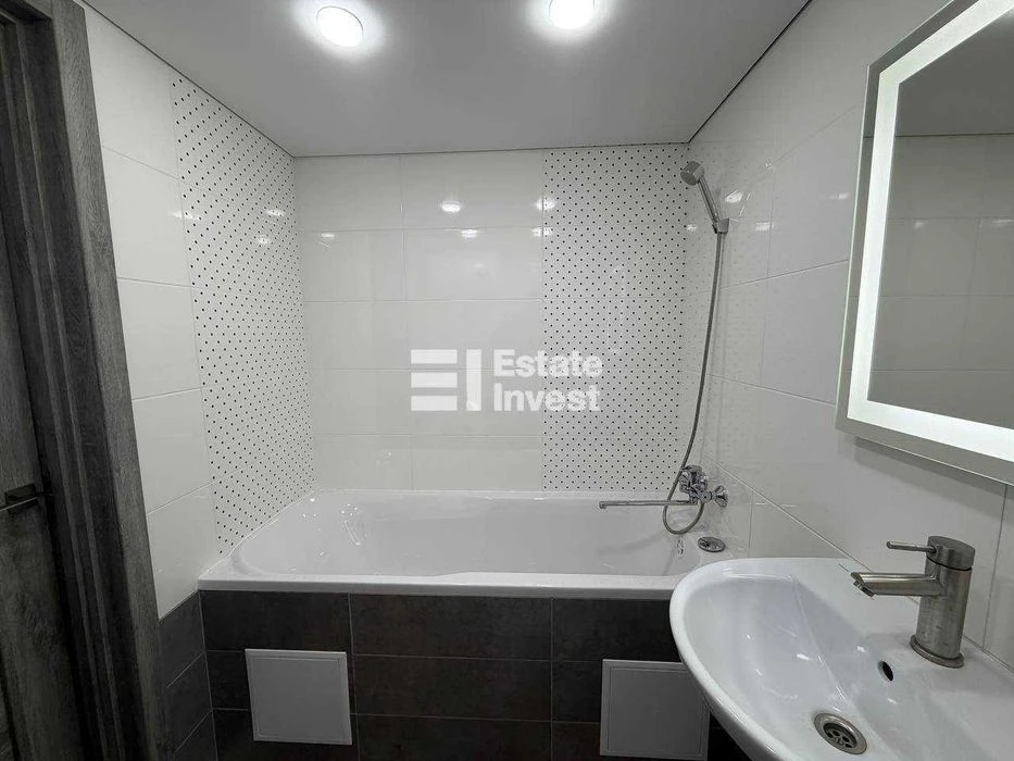 I will sell a 1-room two-level studio apartment on Aviahimichn St.