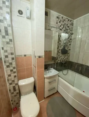 Продам 2 кім квартиру з ремонтом