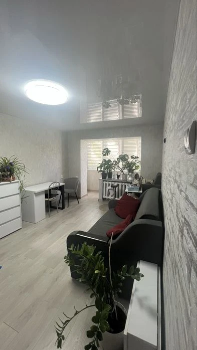 Продаж 2 кімнатноі квартири з ремонтом